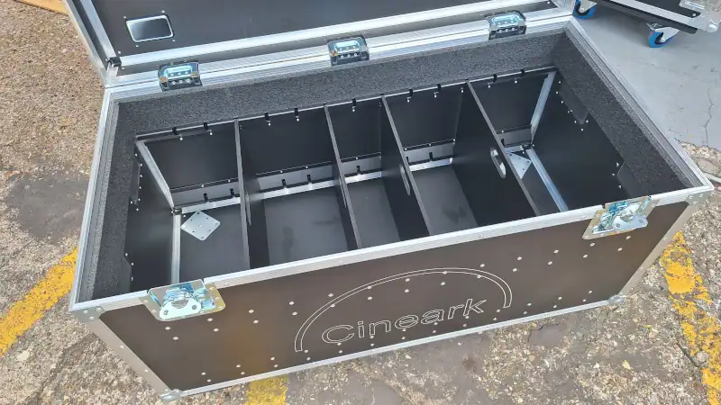 Road trunk with custom dividers