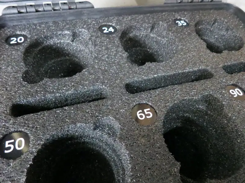 Flightcase equipment labels for custom foam inserts